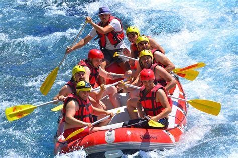 Yazın Serinlemek İçin Su Sporları: En Popüler Su Sporları Aktiviteleri