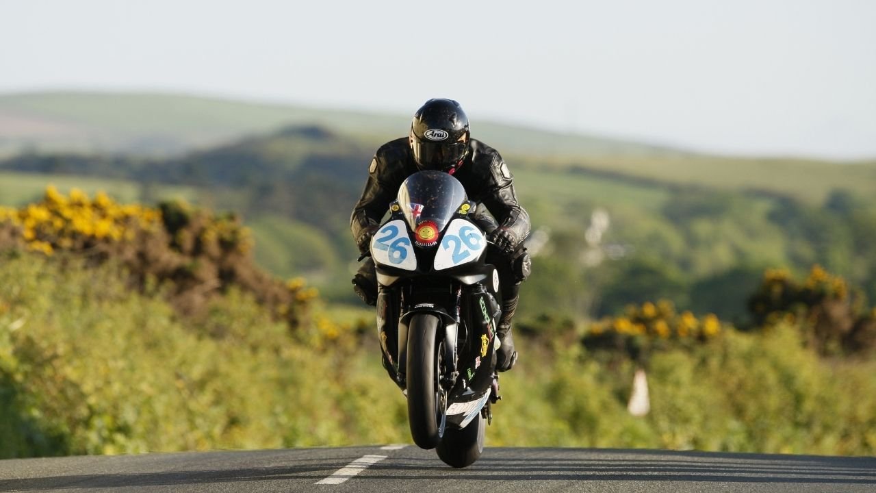 En iyi motosiklet montu markaları