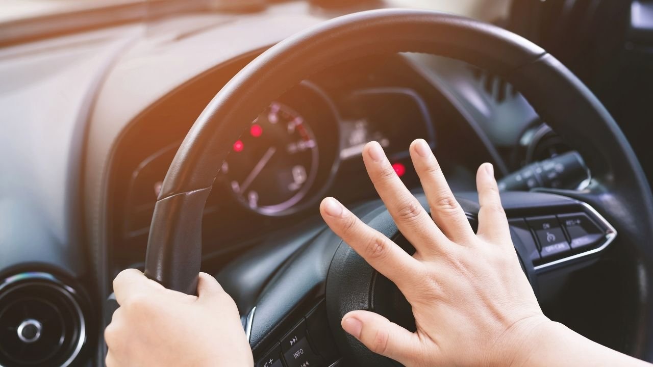 Otomobillerde kullanılan zil korna