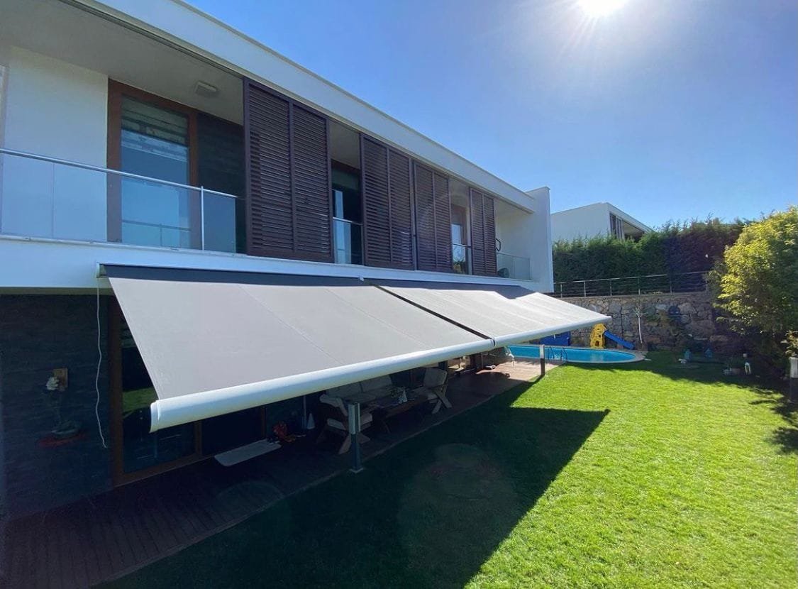 Otomatik Tente ile Dış Mekânlarınızı Dört Mevsim Kullanılabilir Hale Getirin