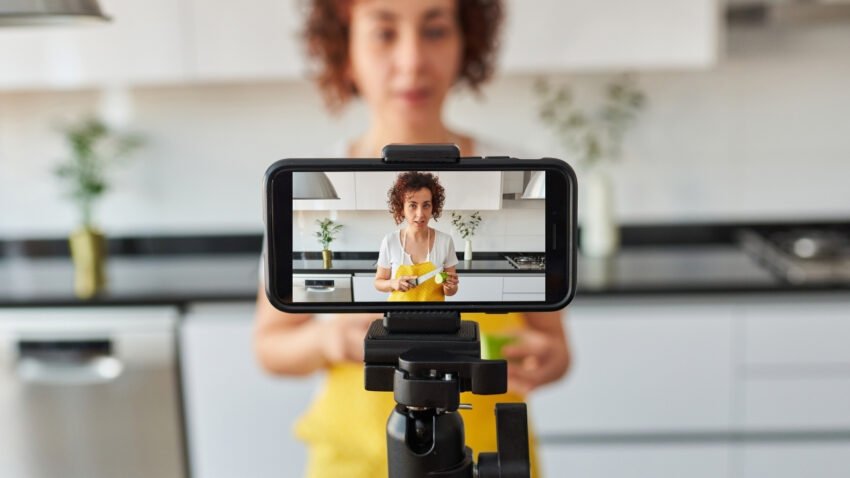 2026 UGC Eğitimi Fiyatı ve Profesyonel İçerik Üreticiliği Yol Haritası